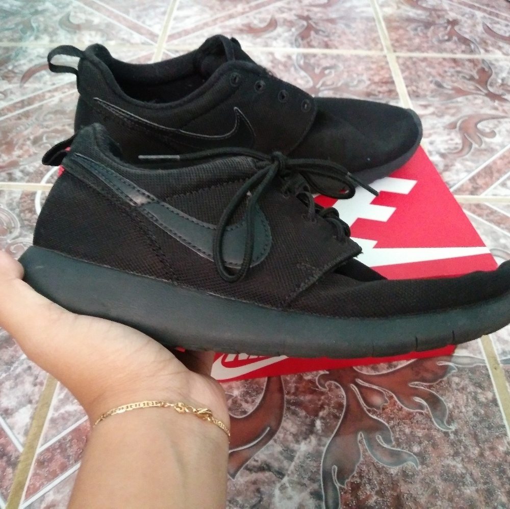 NIKE ROSHE RUNS❤ - Picture 3 of 5